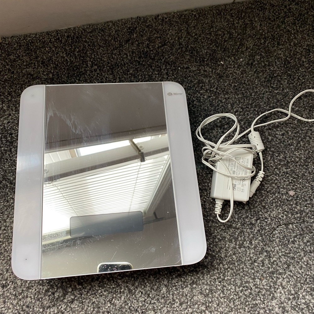 Himirror Smart Beauty Mirror Slide